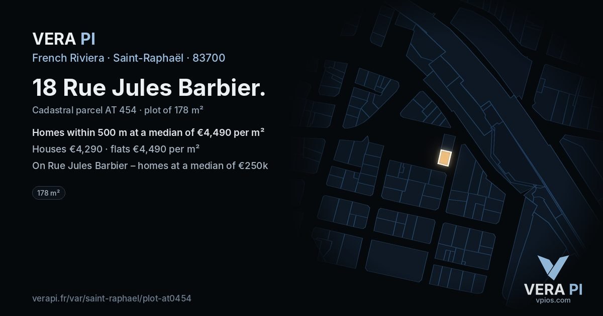 18 Rue Jules Barbier, Saint-Raphaël at night – the plot lit, the parcels around coloured by the prices near them