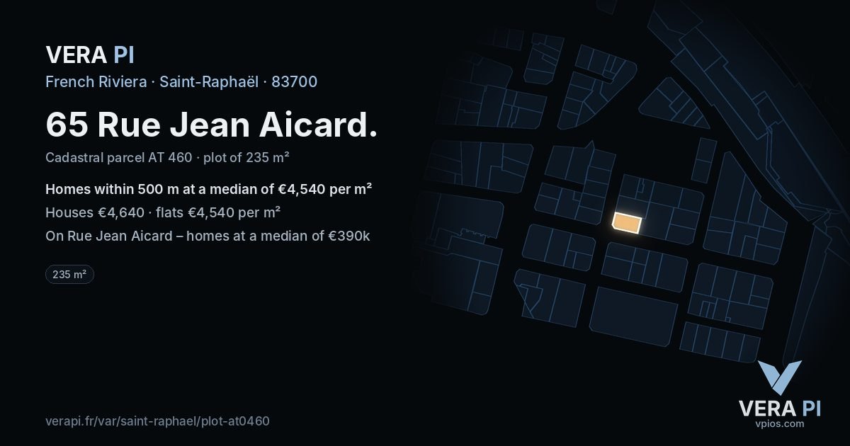 65 Rue Jean Aicard, Saint-Raphaël at night – the plot lit, the parcels around coloured by the prices near them