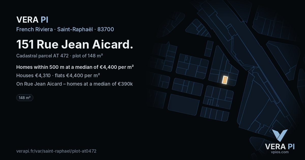 151 Rue Jean Aicard, Saint-Raphaël at night – the plot lit, the parcels around coloured by the prices near them
