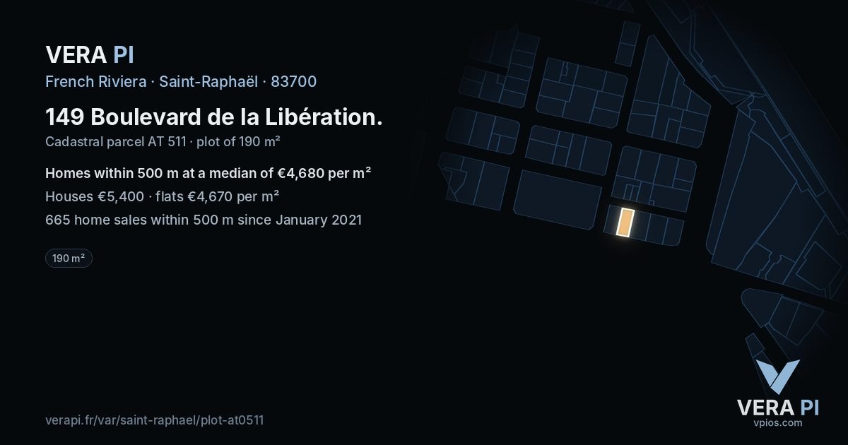 149 Boulevard de la Libération, Saint-Raphaël at night – the plot lit, the parcels around coloured by the prices near them