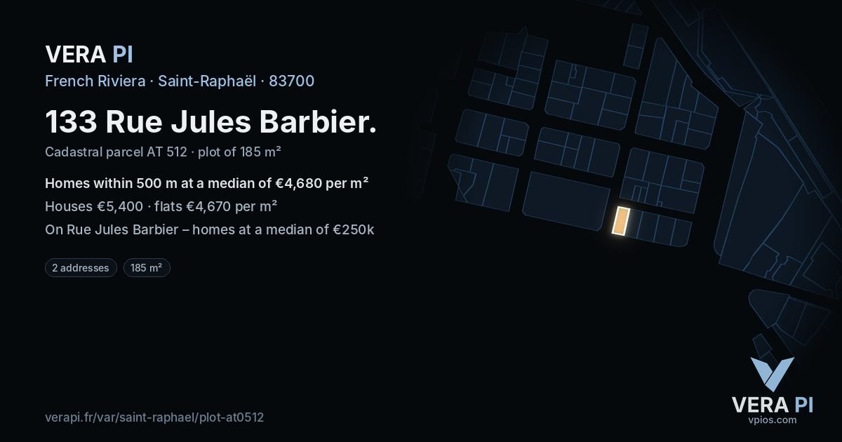 133 Rue Jules Barbier, Saint-Raphaël at night – the plot lit, the parcels around coloured by the prices near them
