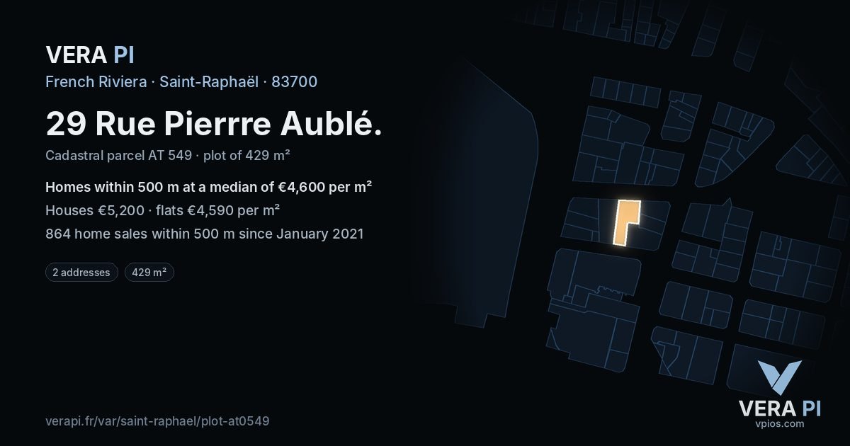29 Rue Pierrre Aublé, Saint-Raphaël at night – the plot lit, the parcels around coloured by the prices near them