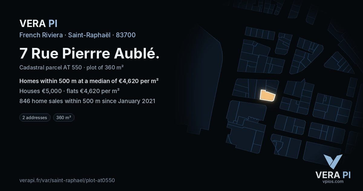 7 Rue Pierrre Aublé, Saint-Raphaël at night – the plot lit, the parcels around coloured by the prices near them