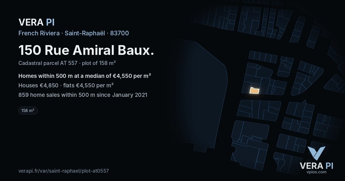 150 Rue Amiral Baux, Saint-Raphaël at night – the plot lit, the parcels around coloured by the prices near them