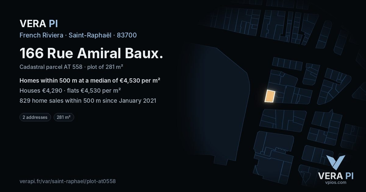166 Rue Amiral Baux, Saint-Raphaël at night – the plot lit, the parcels around coloured by the prices near them