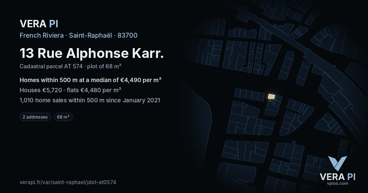 13 Rue Alphonse Karr, Saint-Raphaël at night – the plot lit, the parcels around coloured by the prices near them