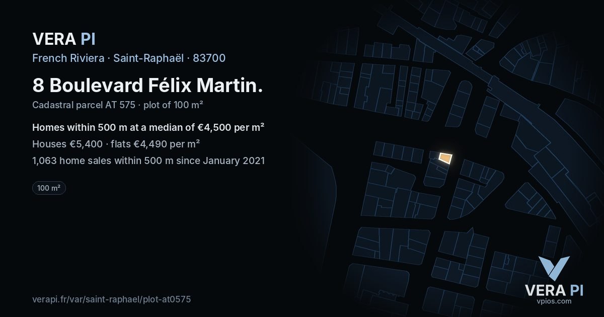 8 Boulevard Félix Martin, Saint-Raphaël at night – the plot lit, the parcels around coloured by the prices near them