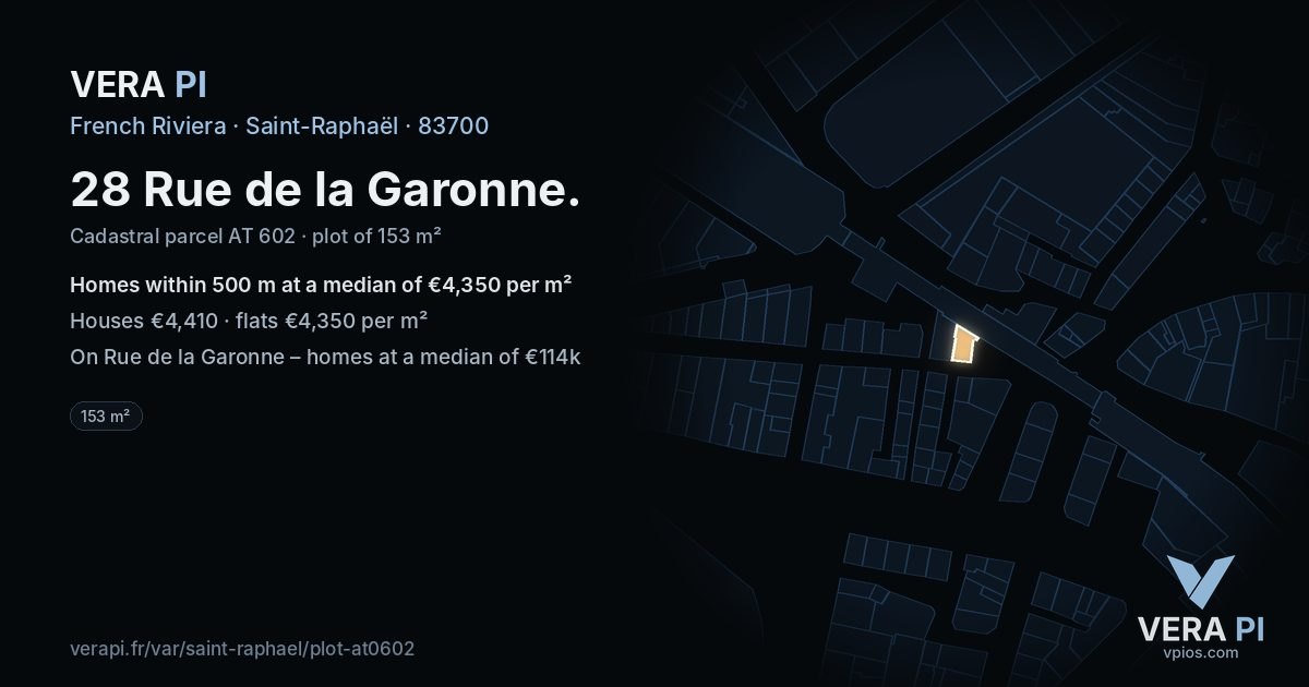 28 Rue de la Garonne, Saint-Raphaël at night – the plot lit, the parcels around coloured by the prices near them