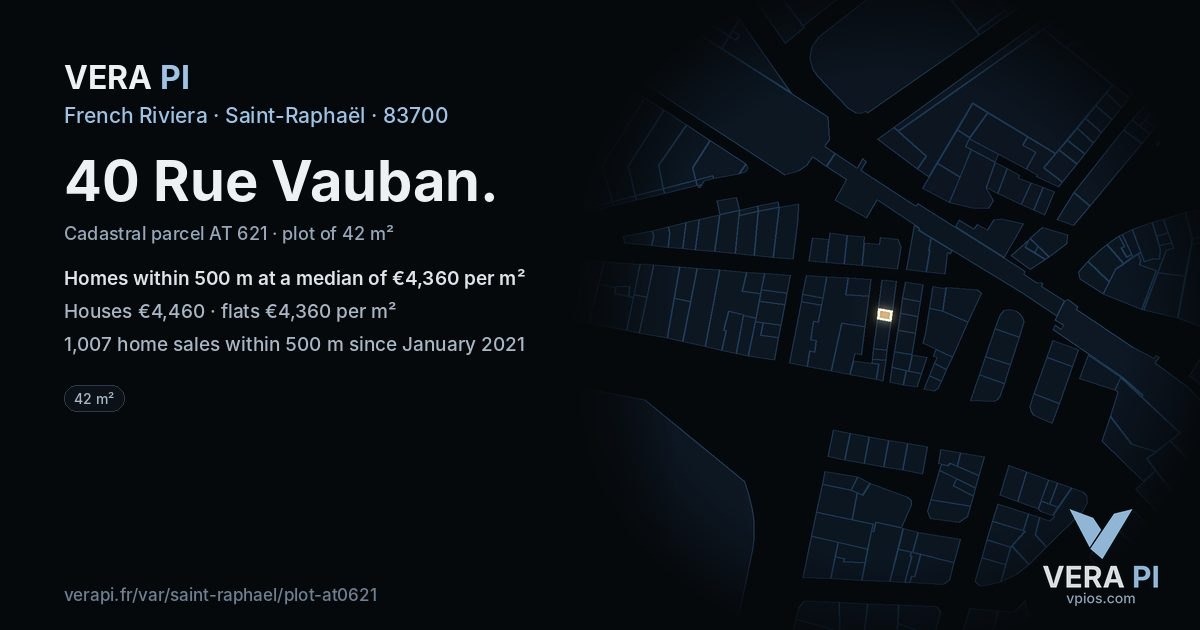 40 Rue Vauban, Saint-Raphaël at night – the plot lit, the parcels around coloured by the prices near them