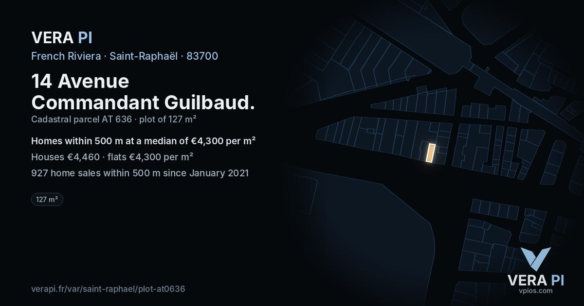 14 Avenue Commandant Guilbaud, Saint-Raphaël at night – the plot lit, the parcels around coloured by the prices near them
