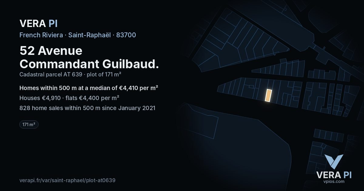 52 Avenue Commandant Guilbaud, Saint-Raphaël at night – the plot lit, the parcels around coloured by the prices near them