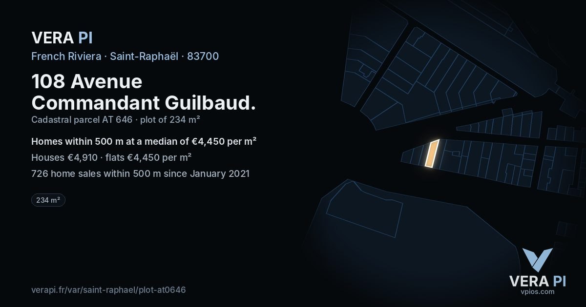 108 Avenue Commandant Guilbaud, Saint-Raphaël at night – the plot lit, the parcels around coloured by the prices near them