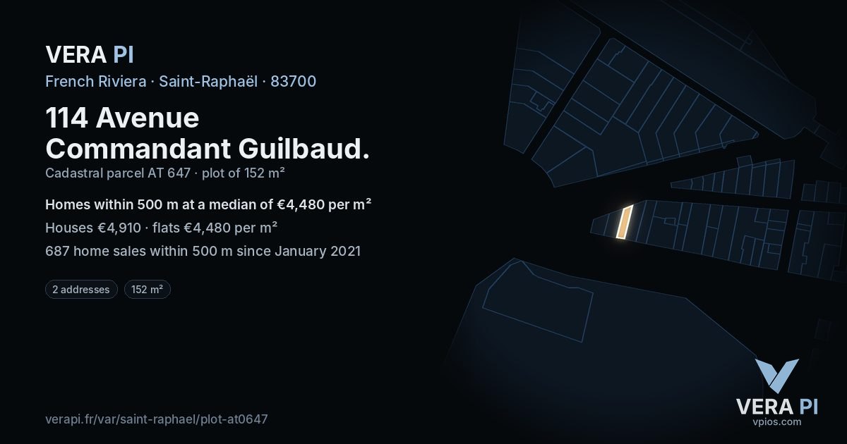 114 Avenue Commandant Guilbaud, Saint-Raphaël at night – the plot lit, the parcels around coloured by the prices near them