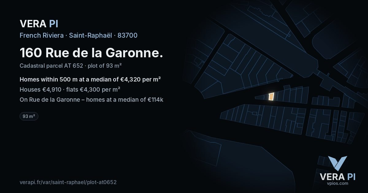 160 Rue de la Garonne, Saint-Raphaël at night – the plot lit, the parcels around coloured by the prices near them