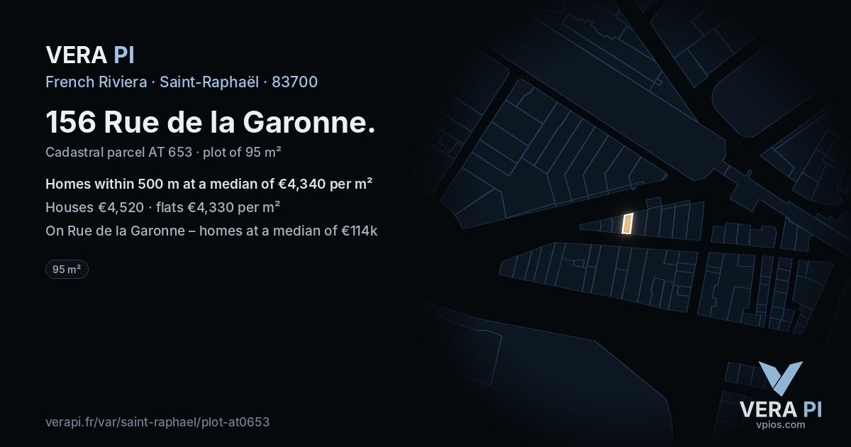 156 Rue de la Garonne, Saint-Raphaël at night – the plot lit, the parcels around coloured by the prices near them