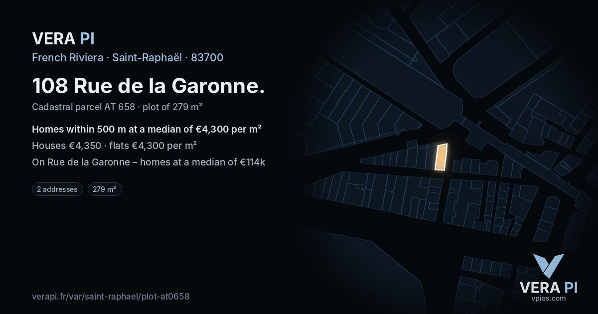 108 Rue de la Garonne, Saint-Raphaël at night – the plot lit, the parcels around coloured by the prices near them