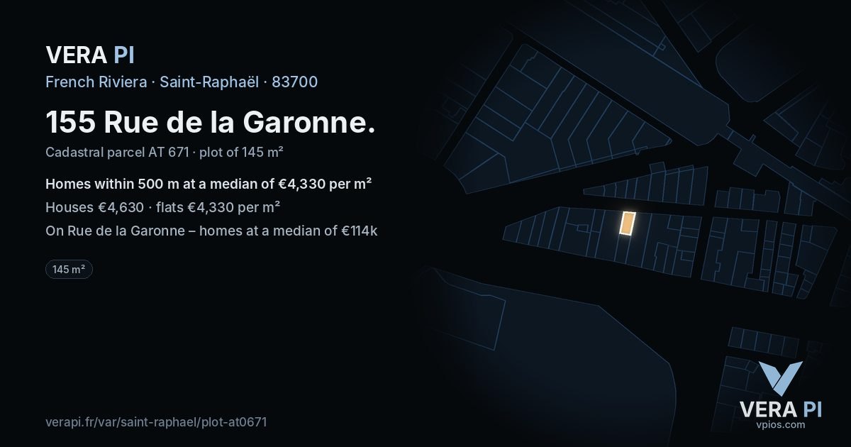 155 Rue de la Garonne, Saint-Raphaël at night – the plot lit, the parcels around coloured by the prices near them
