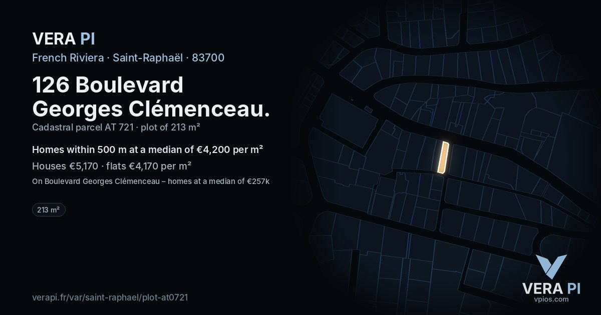126 Boulevard Georges Clémenceau, Saint-Raphaël at night – the plot lit, the parcels around coloured by the prices near them