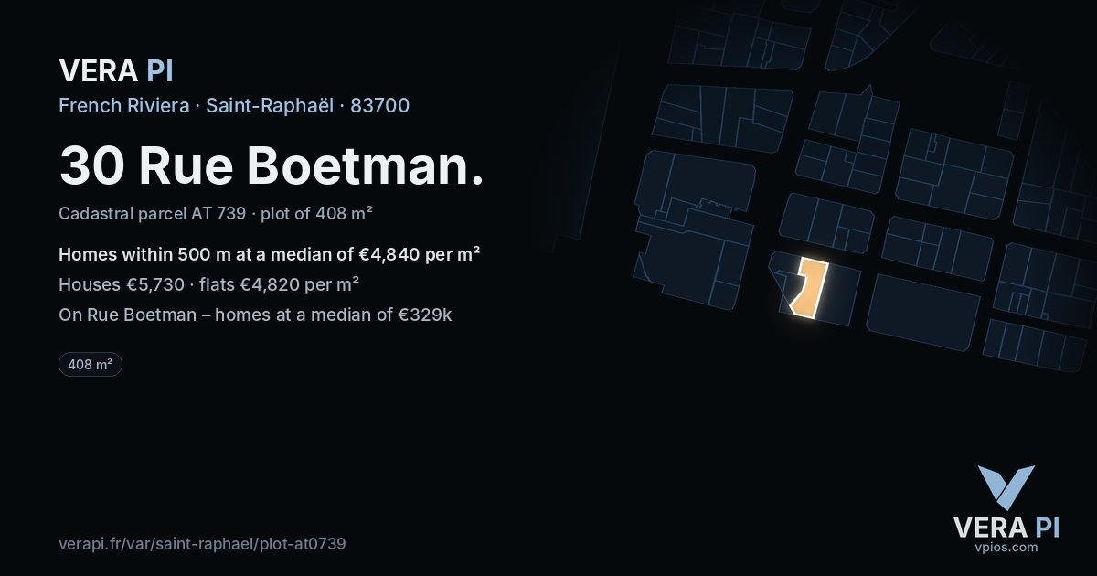 30 Rue Boetman, Saint-Raphaël at night – the plot lit, the parcels around coloured by the prices near them