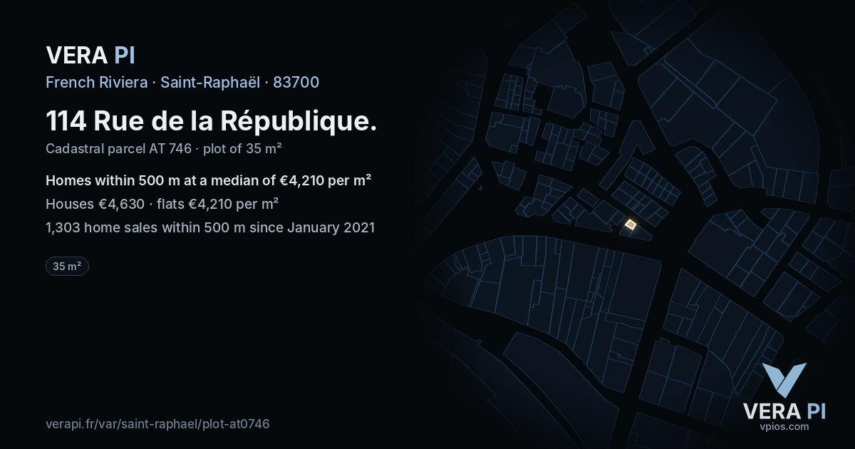 114 Rue de la République, Saint-Raphaël at night – the plot lit, the parcels around coloured by the prices near them