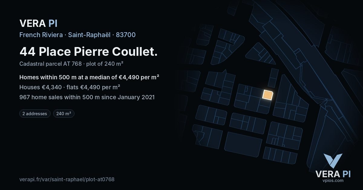 44 Place Pierre Coullet, Saint-Raphaël at night – the plot lit, the parcels around coloured by the prices near them