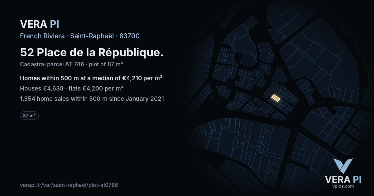 52 Place de la République, Saint-Raphaël at night – the plot lit, the parcels around coloured by the prices near them