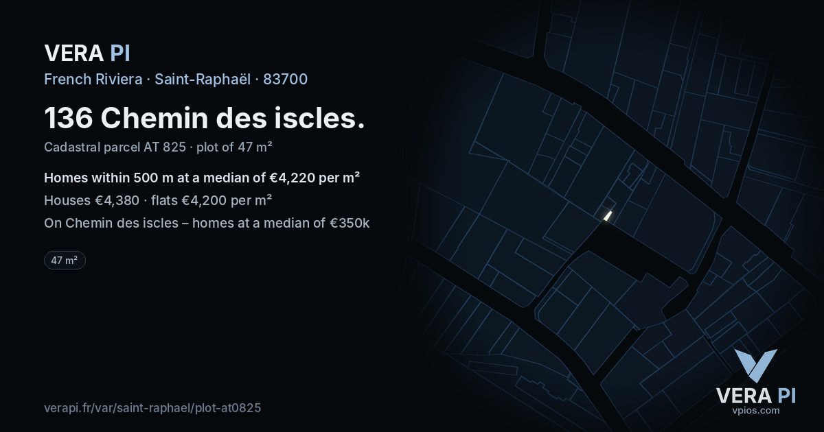 136 Chemin des iscles, Saint-Raphaël at night – the plot lit, the parcels around coloured by the prices near them