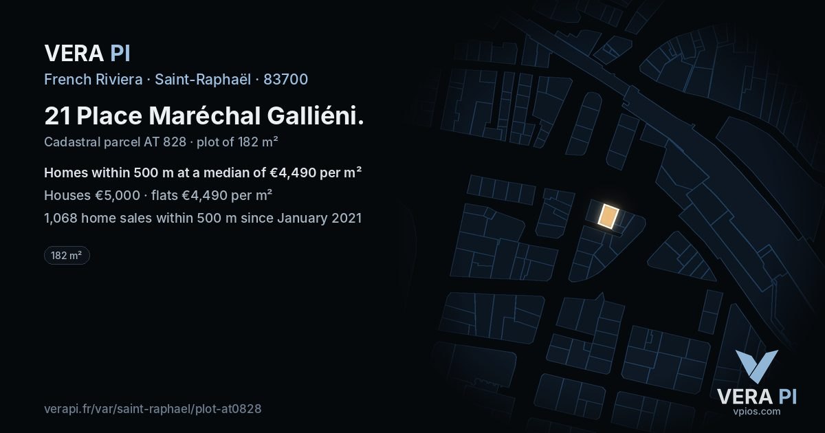 21 Place Maréchal Galliéni, Saint-Raphaël at night – the plot lit, the parcels around coloured by the prices near them