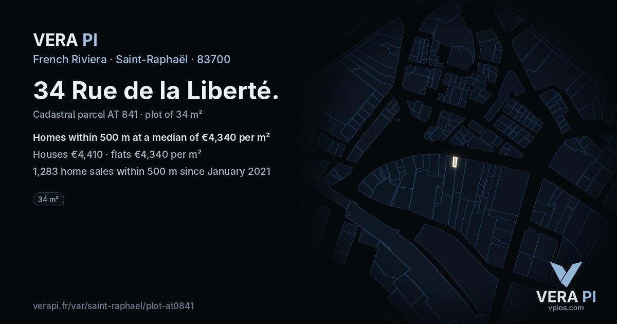 34 Rue de la Liberté, Saint-Raphaël at night – the plot lit, the parcels around coloured by the prices near them
