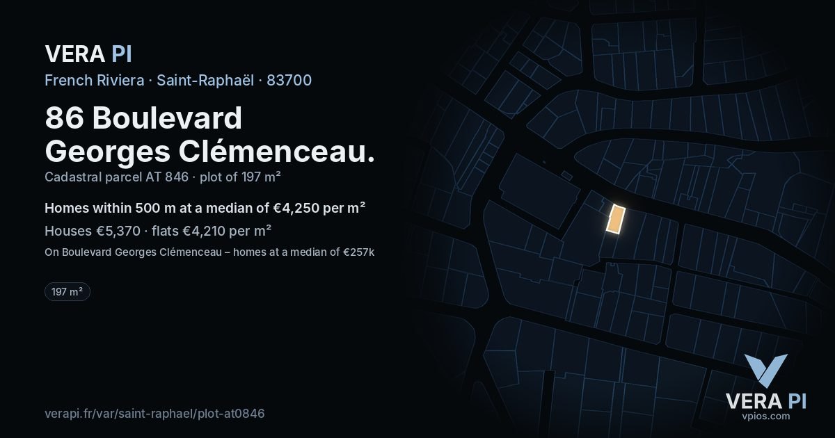 86 Boulevard Georges Clémenceau, Saint-Raphaël at night – the plot lit, the parcels around coloured by the prices near them