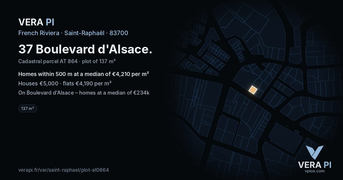 37 Boulevard d'Alsace, Saint-Raphaël at night – the plot lit, the parcels around coloured by the prices near them