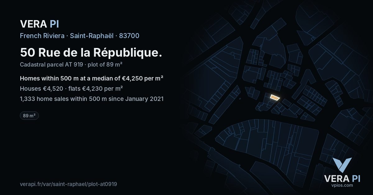 50 Rue de la République, Saint-Raphaël at night – the plot lit, the parcels around coloured by the prices near them