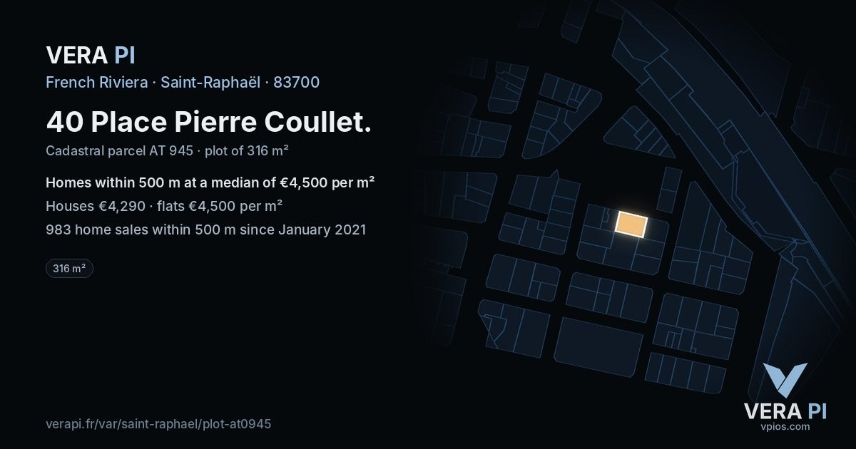 40 Place Pierre Coullet, Saint-Raphaël at night – the plot lit, the parcels around coloured by the prices near them
