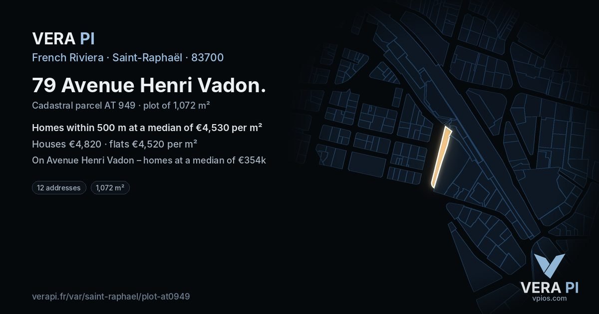 79 Avenue Henri Vadon, Saint-Raphaël at night – the plot lit, the parcels around coloured by the prices near them