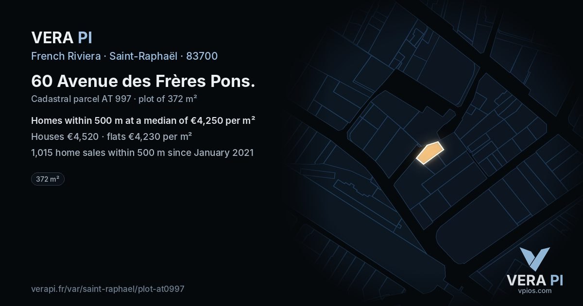 60 Avenue des Frères Pons, Saint-Raphaël at night – the plot lit, the parcels around coloured by the prices near them