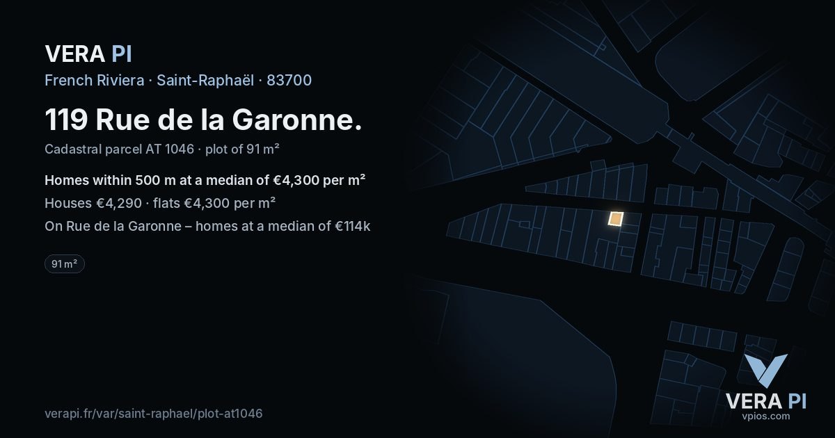 119 Rue de la Garonne, Saint-Raphaël at night – the plot lit, the parcels around coloured by the prices near them