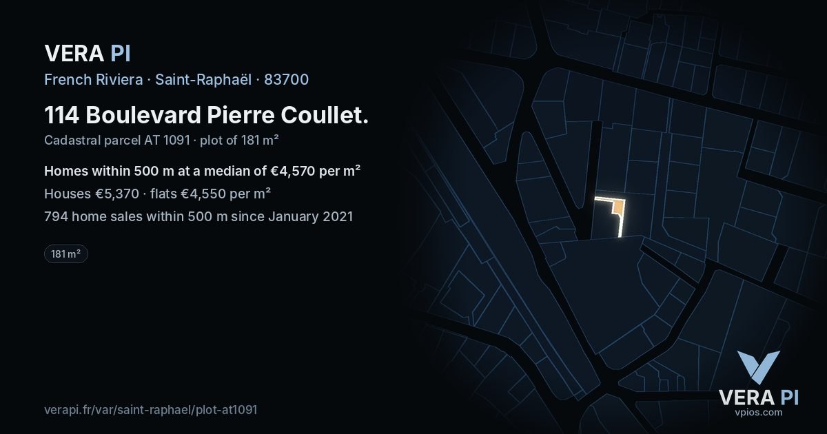 114 Boulevard Pierre Coullet, Saint-Raphaël at night – the plot lit, the parcels around coloured by the prices near them