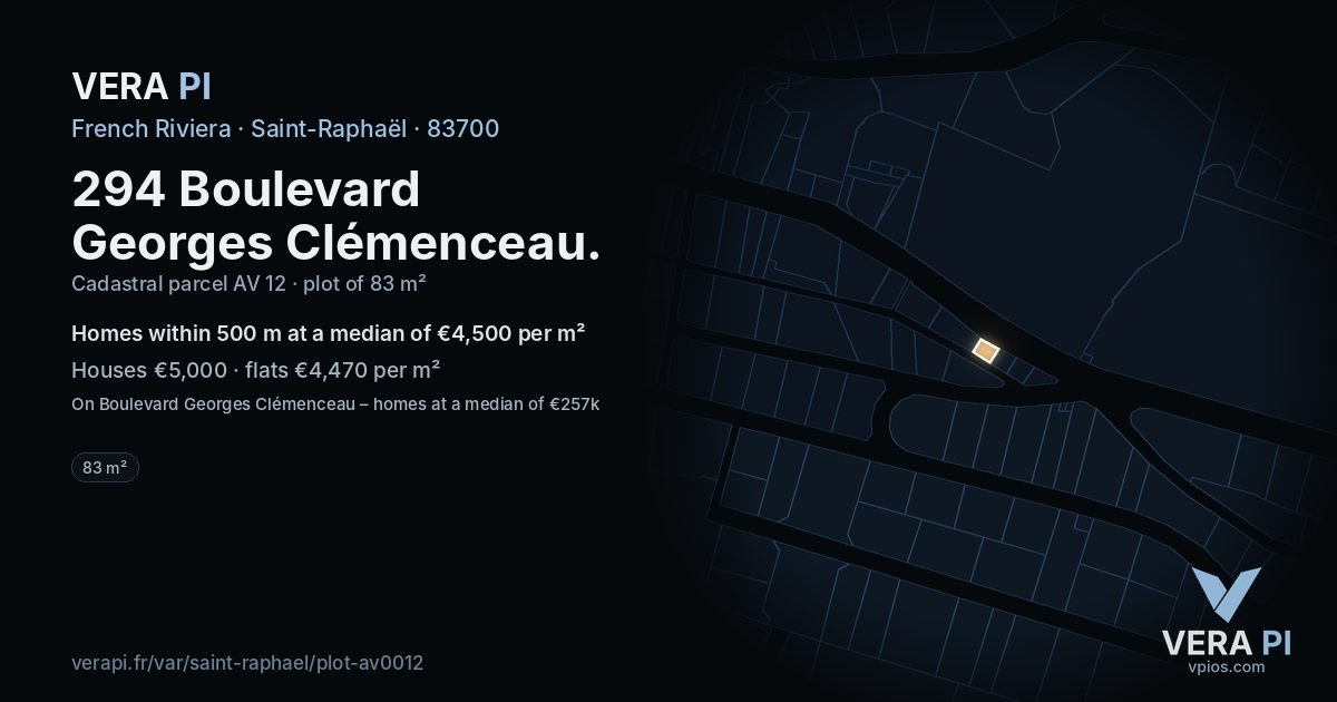 294 Boulevard Georges Clémenceau, Saint-Raphaël at night – the plot lit, the parcels around coloured by the prices near them