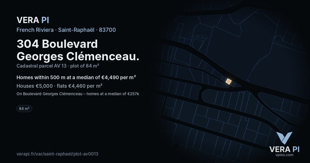 304 Boulevard Georges Clémenceau, Saint-Raphaël at night – the plot lit, the parcels around coloured by the prices near them