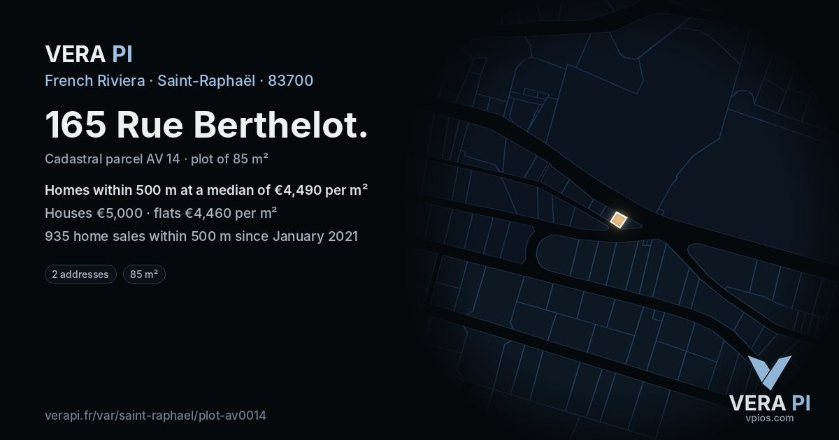 165 Rue Berthelot, Saint-Raphaël at night – the plot lit, the parcels around coloured by the prices near them