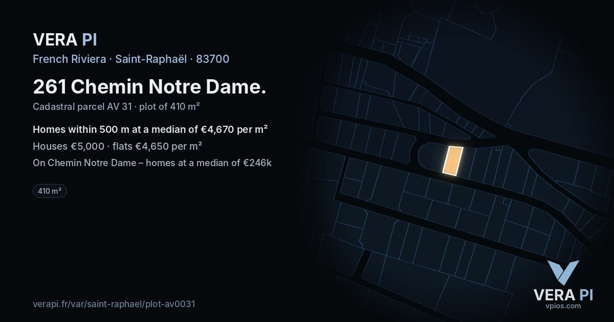 261 Chemin Notre Dame, Saint-Raphaël at night – the plot lit, the parcels around coloured by the prices near them
