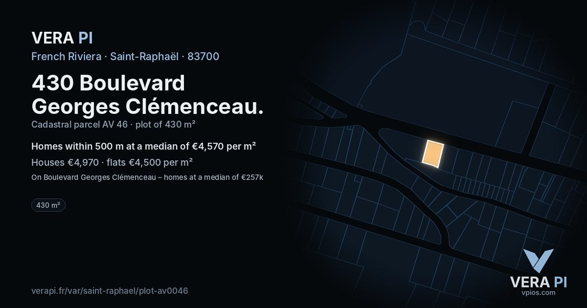 430 Boulevard Georges Clémenceau, Saint-Raphaël at night – the plot lit, the parcels around coloured by the prices near them