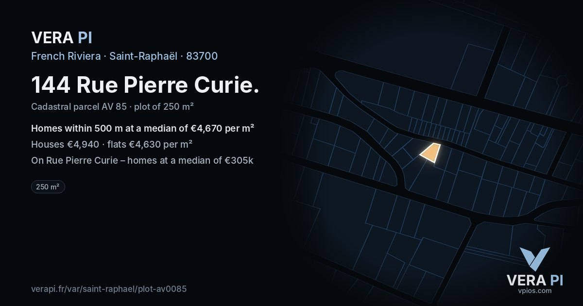 144 Rue Pierre Curie, Saint-Raphaël at night – the plot lit, the parcels around coloured by the prices near them
