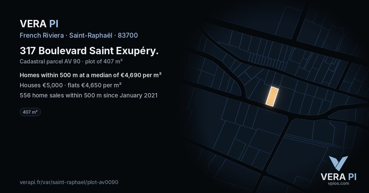 317 Boulevard Saint Exupéry, Saint-Raphaël at night – the plot lit, the parcels around coloured by the prices near them