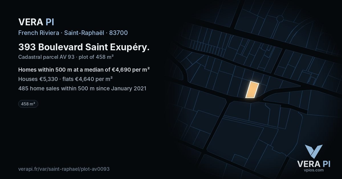 393 Boulevard Saint Exupéry, Saint-Raphaël at night – the plot lit, the parcels around coloured by the prices near them