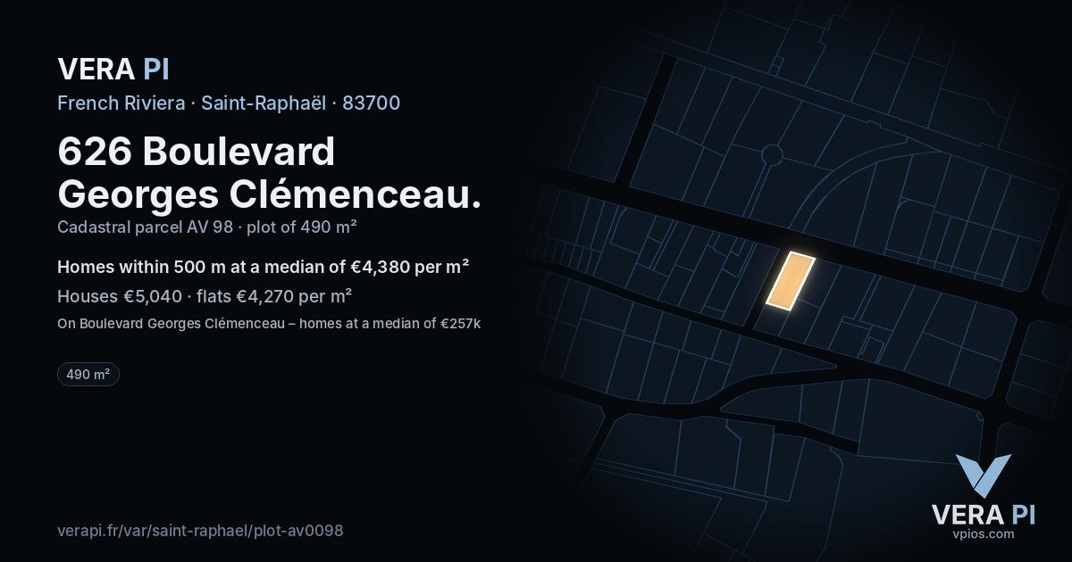 626 Boulevard Georges Clémenceau, Saint-Raphaël at night – the plot lit, the parcels around coloured by the prices near them