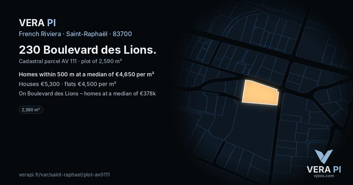 230 Boulevard des Lions, Saint-Raphaël at night – the plot lit, the parcels around coloured by the prices near them
