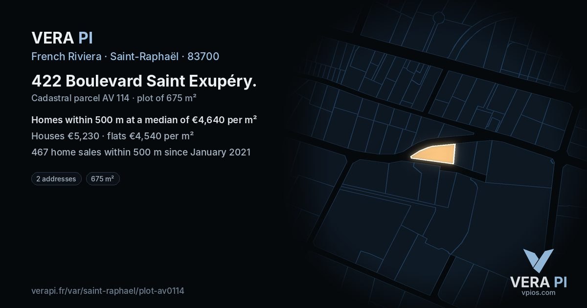 422 Boulevard Saint Exupéry, Saint-Raphaël at night – the plot lit, the parcels around coloured by the prices near them