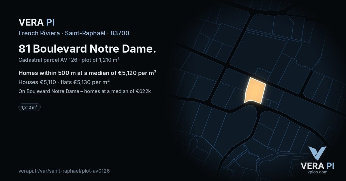81 Boulevard Notre Dame, Saint-Raphaël at night – the plot lit, the parcels around coloured by the prices near them