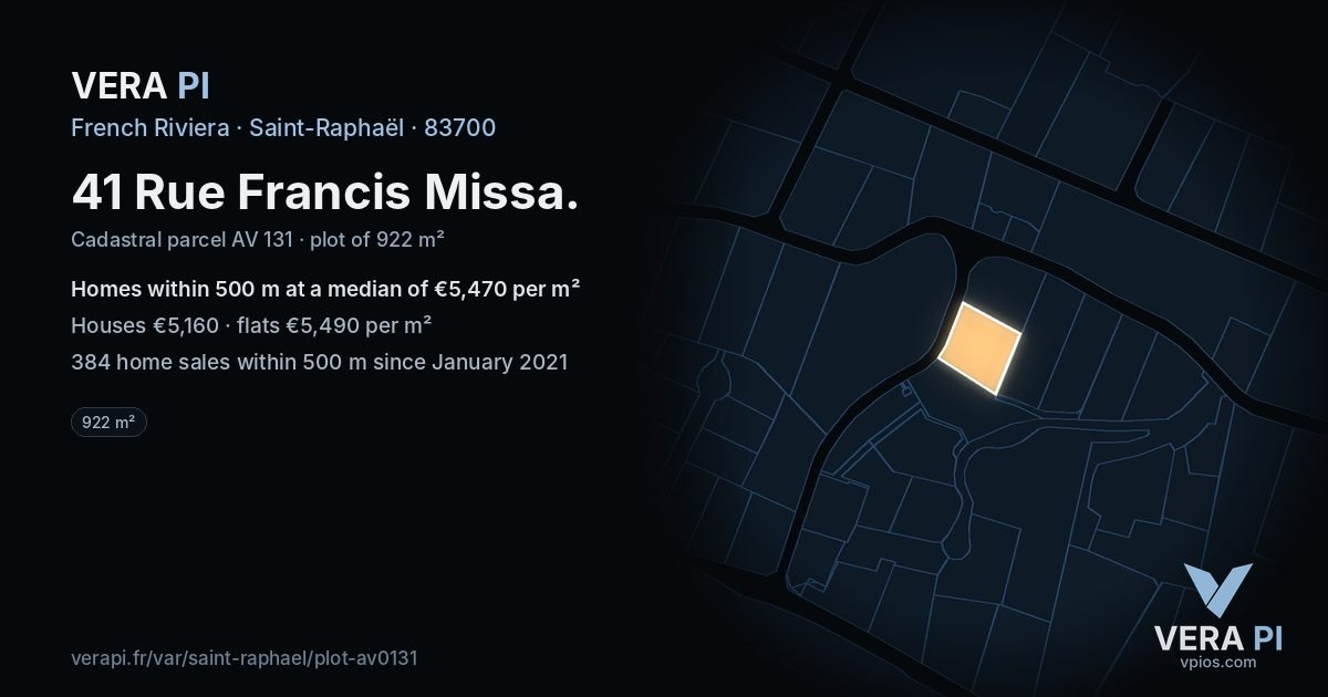 41 Rue Francis Missa, Saint-Raphaël at night – the plot lit, the parcels around coloured by the prices near them